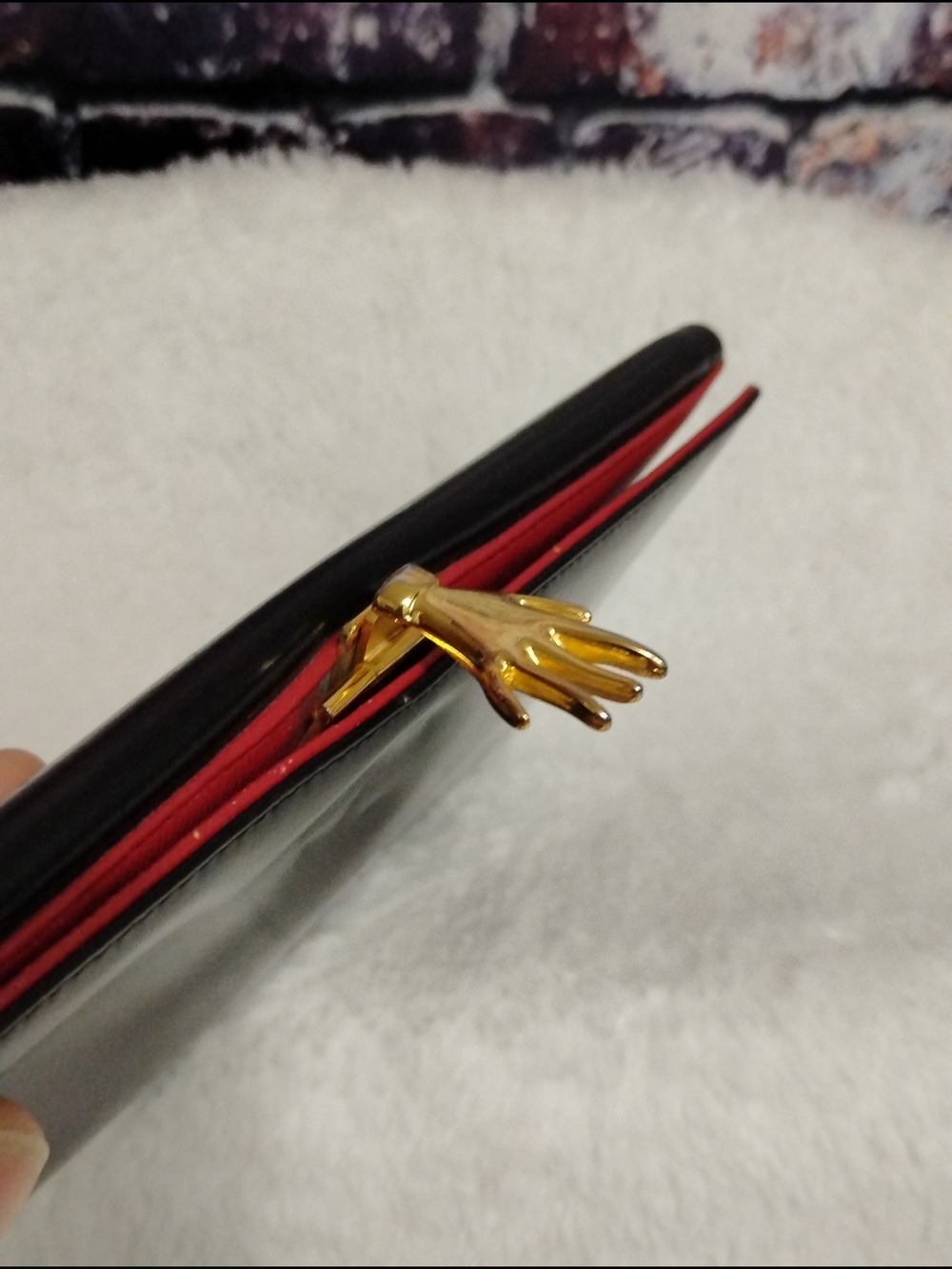 Vintage Gucci Leather " Hand of Gucci"  Clasp Wallet  Circa 1970s - Picture 4 of 15